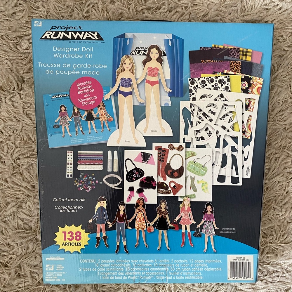 Project Runway Designer Doll Wardrobe Kit 138 pieces, retro, 2008